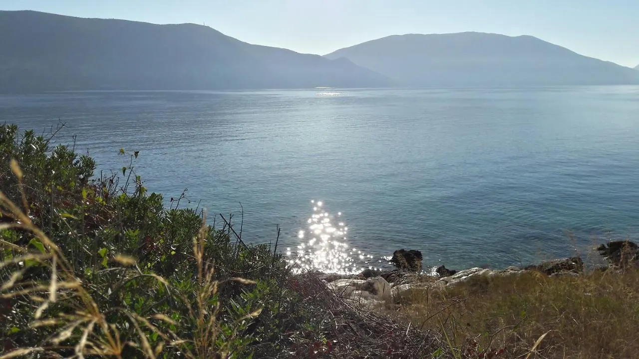Kaminakia Apartments: Adults-Only Oasis with Sea Views and Forest Tranquility Fiskardo 0*,