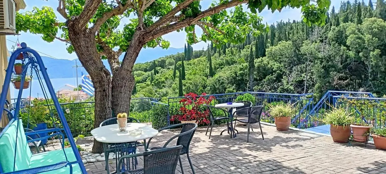 Apartment Kaminakia Apartments: Adults-Only Oasis with Sea Views and Forest Tranquility Fiskardo