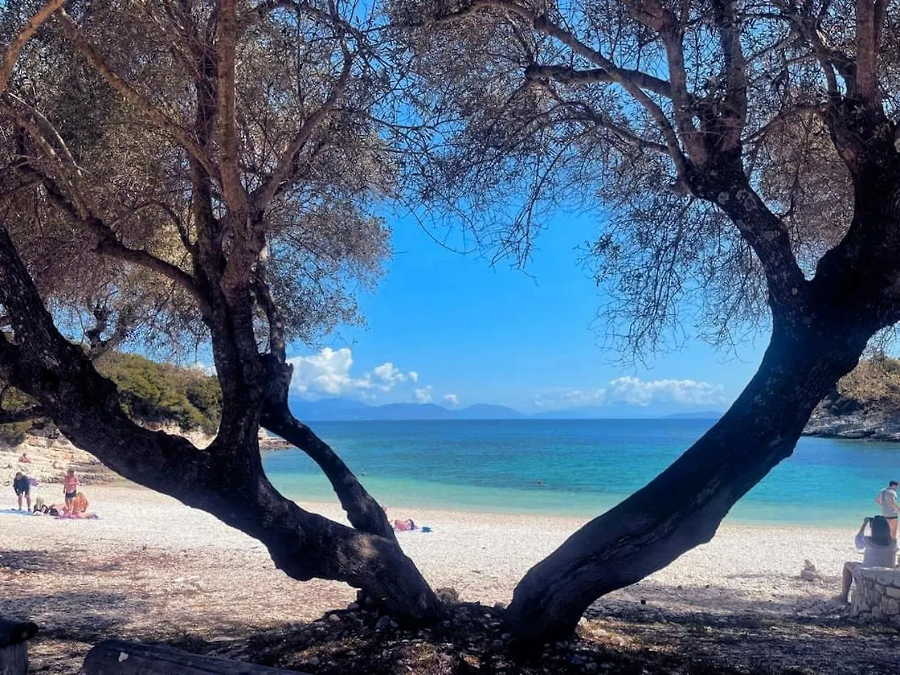Kaminakia Apartments: Adults-Only Oasis with Sea Views and Forest Tranquility Fiskardo