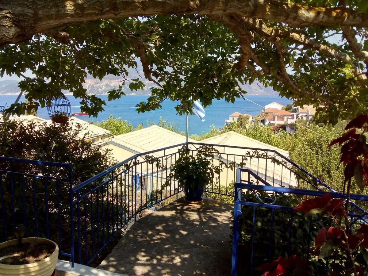 Kaminakia Apartments-Adults Only -Walk Into A Tranquil Oasis Where Peace & Quiet Are Woven Into Every Breath -Nestled Within A Serene Evergreen Cypress Forest, Each Apartment Opens Wide To The Endless Sea And A Sunbathed Pool Awaits To Soothe Your Se Fiskardo