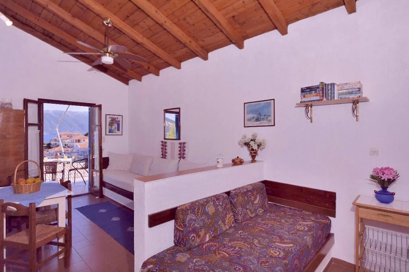 Apartment Kaminakia Apartments: Adults-Only Oasis with Sea Views and Forest Tranquility Fiskardo